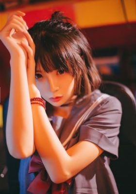 《年轻女教师